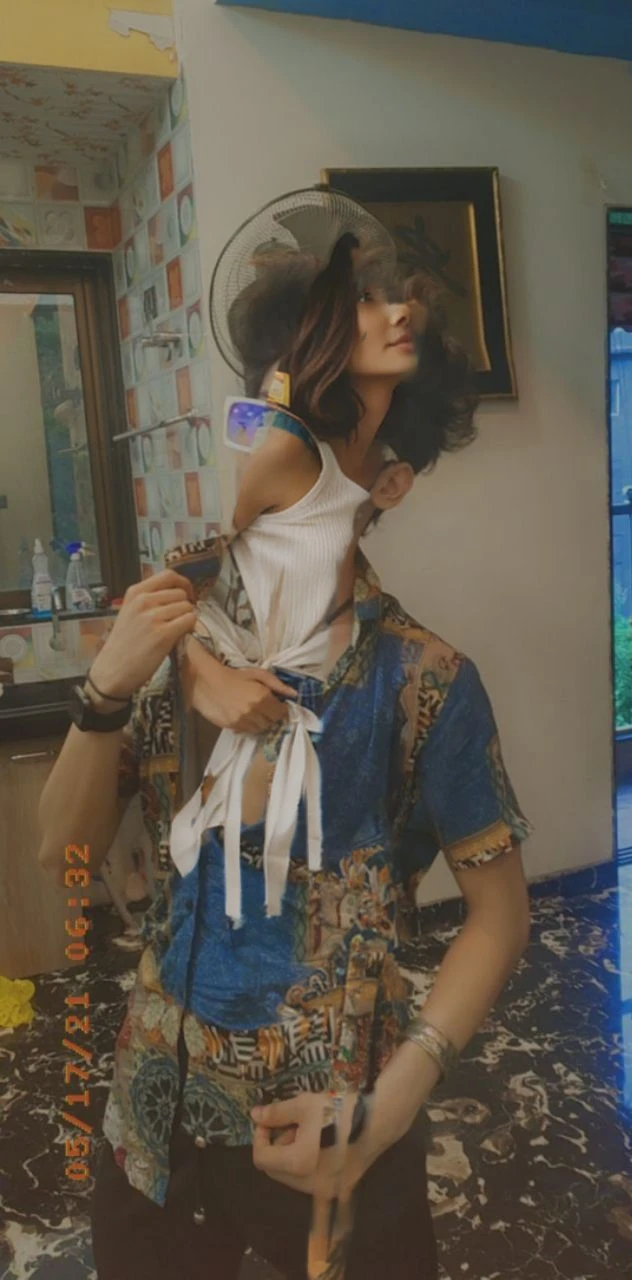 Change background reAlstick photo