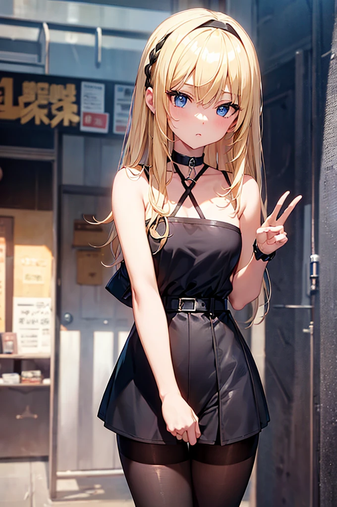 Beautiful blonde、Beautiful Blue Eyes、Tube top、Shorts、choker、Selfie風、Selfie、piece、piece sign black tights