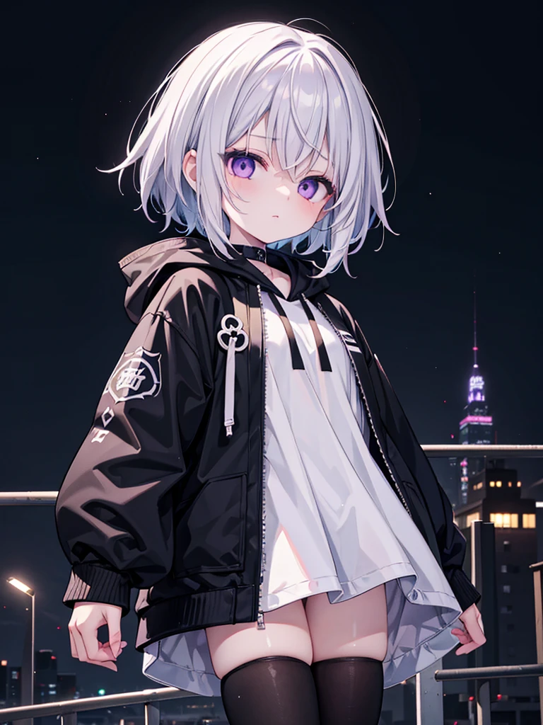 Teenage girl with short white hair in dark anime style、With pale purple eyes and a sad expression on his face、He is wearing a white hoodie with a black jacket over it、Black shortodern, relaxed clothing、Peaceful night town background、high resolution