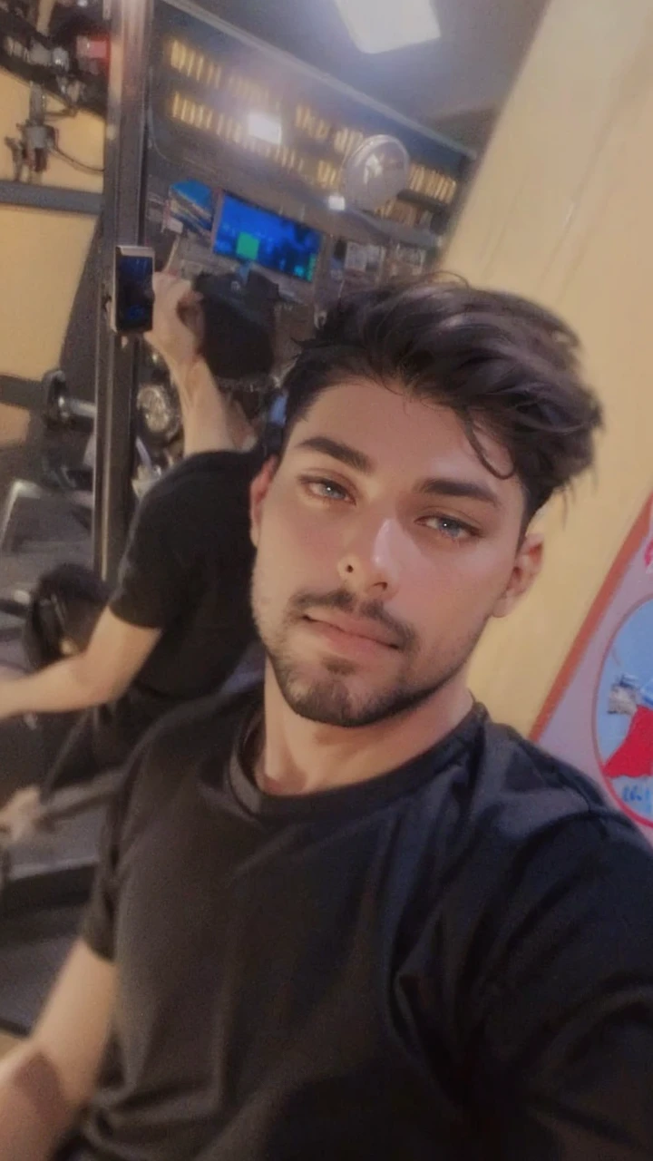 (Highest quality,4K,8K,High resolution,masterpiece:1.2),Super detailed,(Realistic,photoRealistic,photo-Realistic:1.37),1 person,34 years old,Mature Men,Beautiful skin、very handsome,Expressionless smile in love,Short white hair,green eyes,Sharp Eyes,A perfect face without a doubt,Businessman, CEO, Office Background,Cinema Lighting,HDR image,tie、