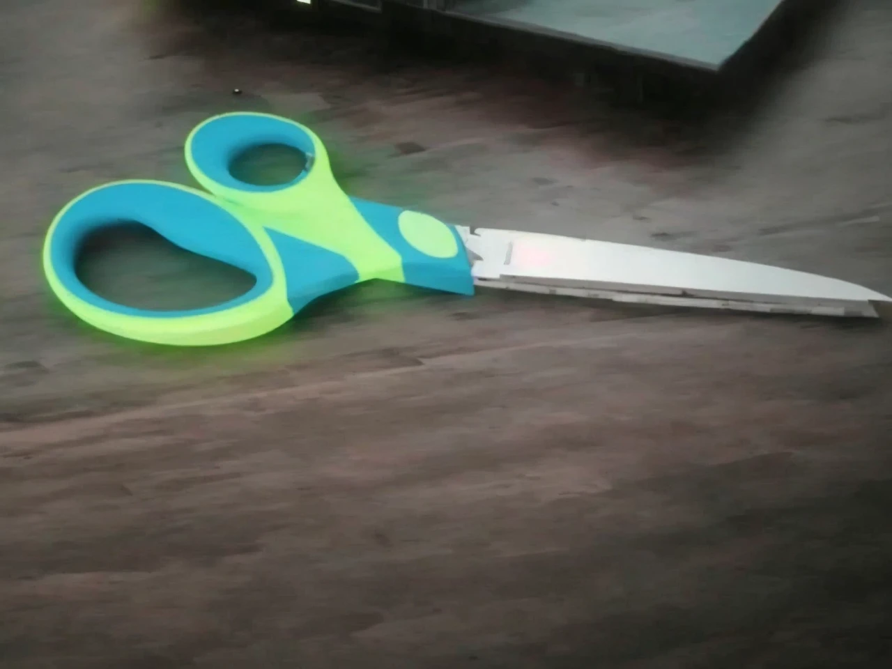 A cyberpunk building that looks like a scissor