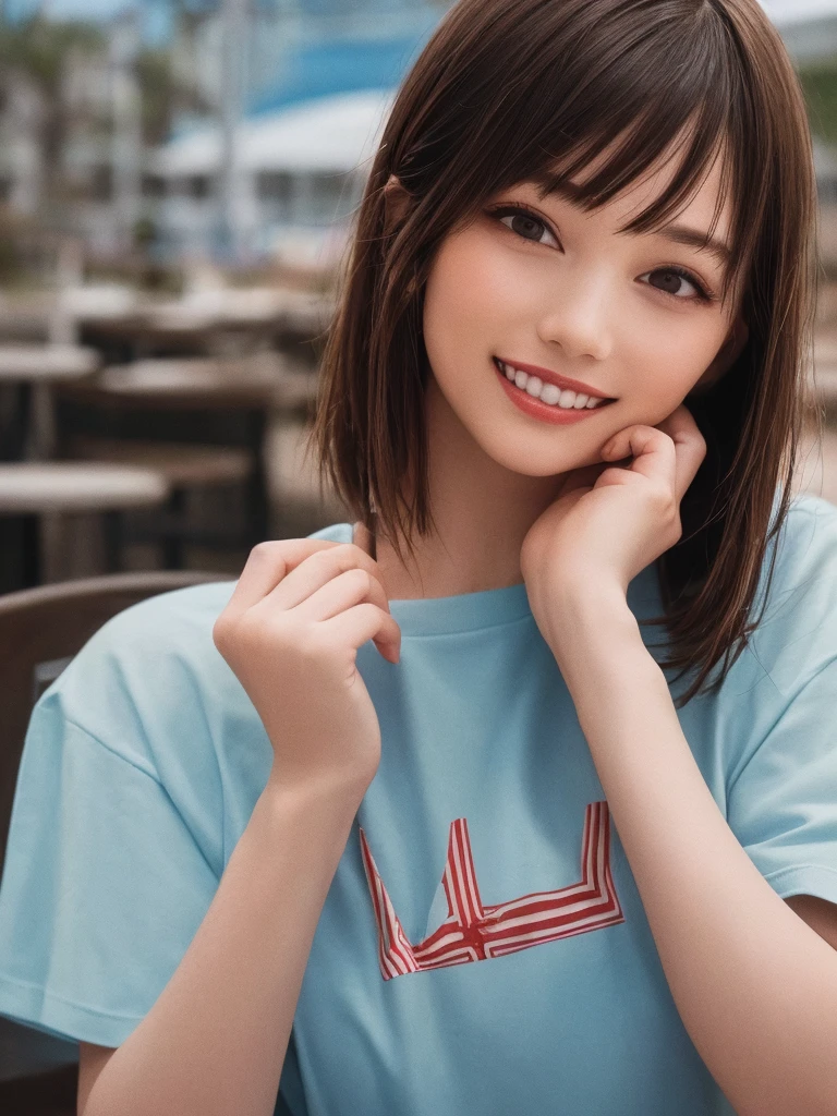(Highest quality、8k、32K、masterpiece)、(Realistic)、(Realistic:1.2)、(High resolution)、Very detailed、Very beautiful face and eyes、1 girl、Round and small face、Tight waist、Delicate body、(Highest quality、Attention to detail、Rich skin detail)、(Realistic、Realistic:1.37)、Bright colors、(((One female)))、(((Cowboy Shot)))、(((Frame In)))、(((Medium Hair)))、(((Fair skin)))、(((seaside resorts)))、(((smile)))、(((Teeth are visible)))、(((Wear a T-shirt)))、(((Touch your chin with your right hand)))、(((Light blue T-shirt)))、(((Clothes with English print)))、(((I can see the horizon)))