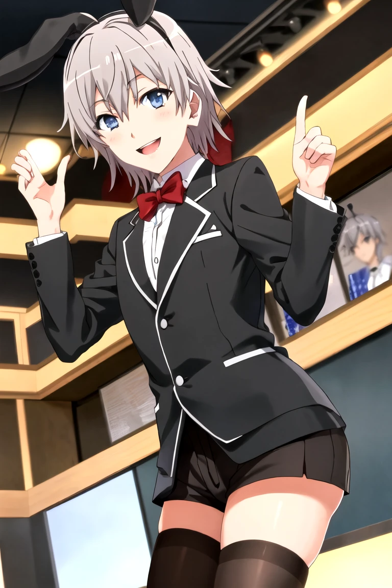 totsuka_saika_yahariorenoseishunlovecomewamachigatteiru
grey_hair, short_hair, male_focus, blue_eyes, smile, conejita Playboy, traje de Playboy, medias de red, pecho plano 