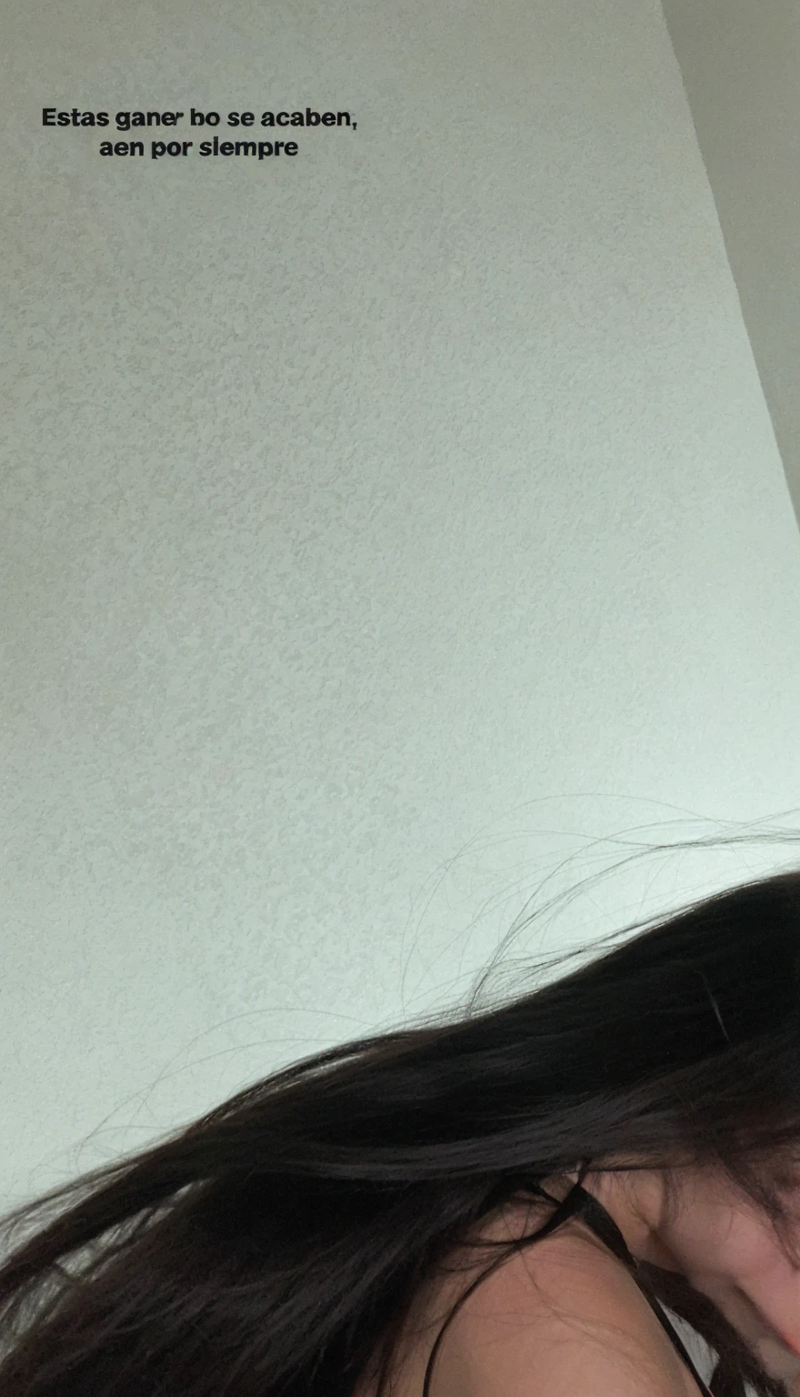 Teenage girl taking photo in a mirror Long hair, black fur, falda
