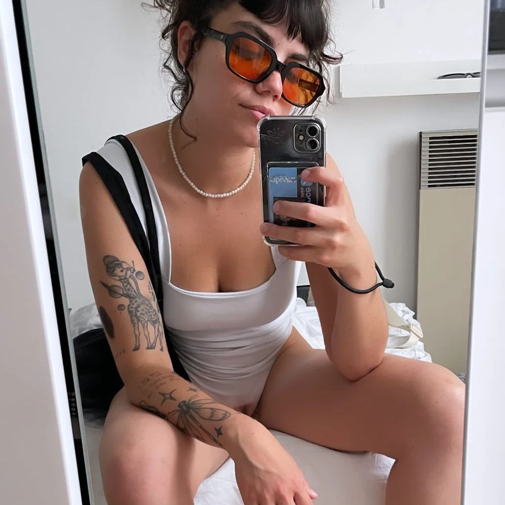 NUDE