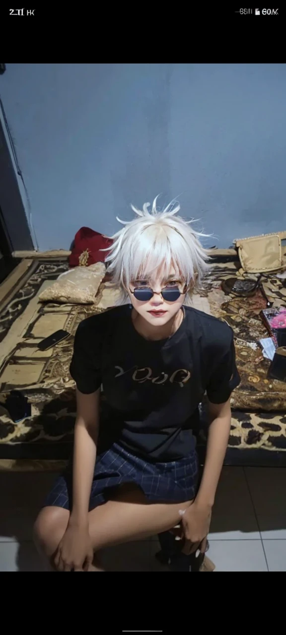 ((BEST quality,8k,Masterpiece:1.3)),upper body,,Sharp focus:1.2,Beautiful Woman with perfect figure,higly detailed facial and skin teksture,Detail eyes,double eyelids,interior view,ferpect lighting, Growing skin,