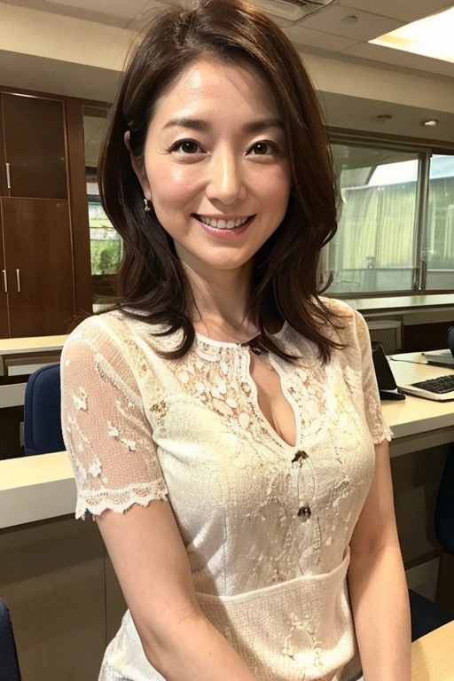 Highest quality、Masterpiece、Real Photo、Realistic、A 45-year-old Japanese woman、Business woman using a computer、smile、Sweat、Very detailed、Natural light、long hair、Detailed face and skin、Realistic eyes