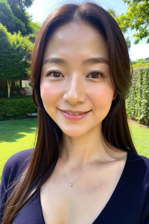 Highest quality、Masterpiece、Real Photo、Realistic、1 55-year-old Japan woman、Business woman using a computer、smile、Sweat、Very detailed、Natural light、long hair、Detailed face and skin、Realistic eyes