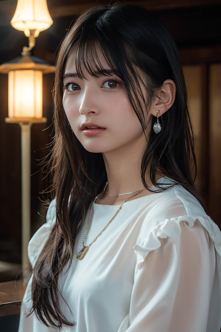 (Highest quality:1.4)，(masterpiece:1.4)，(Realistic:1.4)，(Realistic:1.2)，(超High resolution， RAW Photos:1.4)，(High resolution， Ultra-detailed:1.2)，(8k:1.2)，View your viewers，Cinematic photography，One girl，skeletally correct，Black-haired woman，Woman in her early 20s，(Small earrings，necklace，Metallic Dresses)，（Western-style building interior，Dimly lit room，The lamplight shines on my cheeks）
