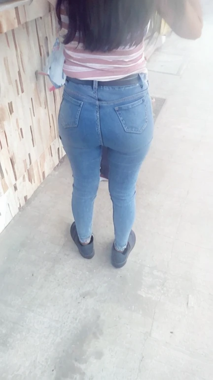na, extremely hot and sexyuge butt, t buttocks