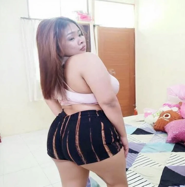 Lesbian years old, Indonesian milf, big breast, teasing, open hair, t-shirts, pants.