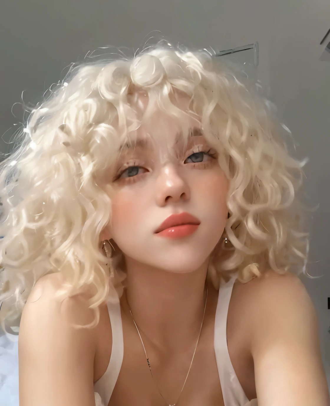 Blond-haired woman with a necklace and a necklace on her neck., Curly white hair, Curly white hair, pale skin curly blond hair, short curly blonde hair girl, curly bangs, cabello curly blond | Dd, cabello curly blond, her white hair, very blonde hair, Very curly, curly blond, cabello curly blond, cabello curly blond, silver curly hair