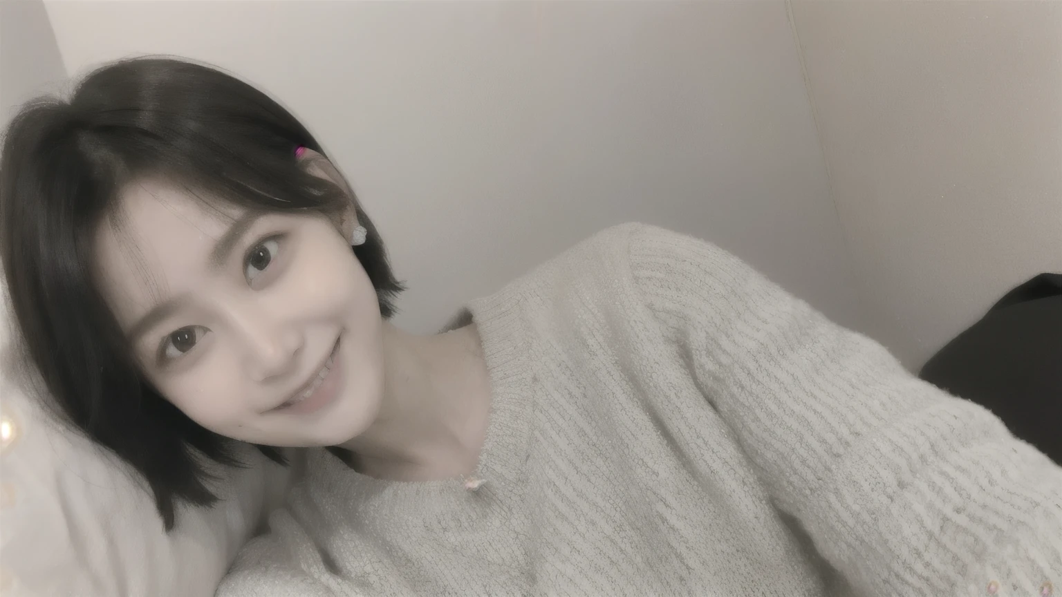 259 20-year-old female, (short hair),(Genuine), smile