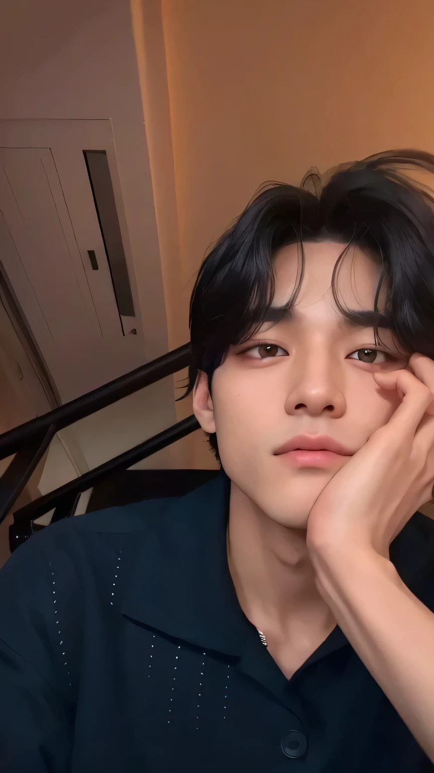 Taehyung with black hair standing with a dark gray background behind him, ele tem alguns fios de cabelos grisalhos, BTS, Kim Taehyung, Wan lovely Korean face, Hyung Taehyung, handsome and androgynous prince, jovem, com roupas pretas, Todos do Grupo BTS, inspirado em Taehyung