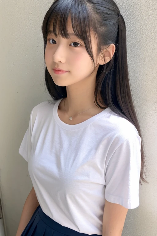 Cute high school girl、、Fits the bodyVNeck white t-shirt
