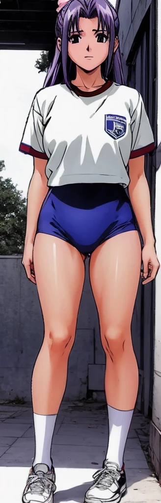 Momoko Koigakubo, with her beautiful legs, is standing in the schoolyard with her legs spread apart in a white gym uniform and light navy blue bloomers that look like panties.。