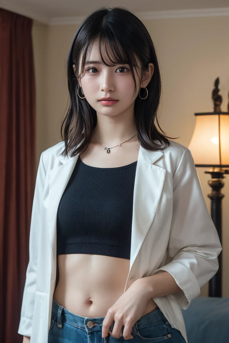 (Highest quality:1.4)，(masterpiece:1.4)，(Realistic:1.4)，(Realistic:1.2)，(超High resolution， RAW Photos:1.4)，(High resolution， Ultra-detailed:1.2)，(8k:1.2)，View your viewers，Cinematic photography，One girl，skeletally correct，Black-haired woman，Woman in her early 20s，(Small earrings，necklace，Cool clothes with belly button exposed)，（Western-style building interior，Dimly lit room，The lamplight shines on my cheeks）