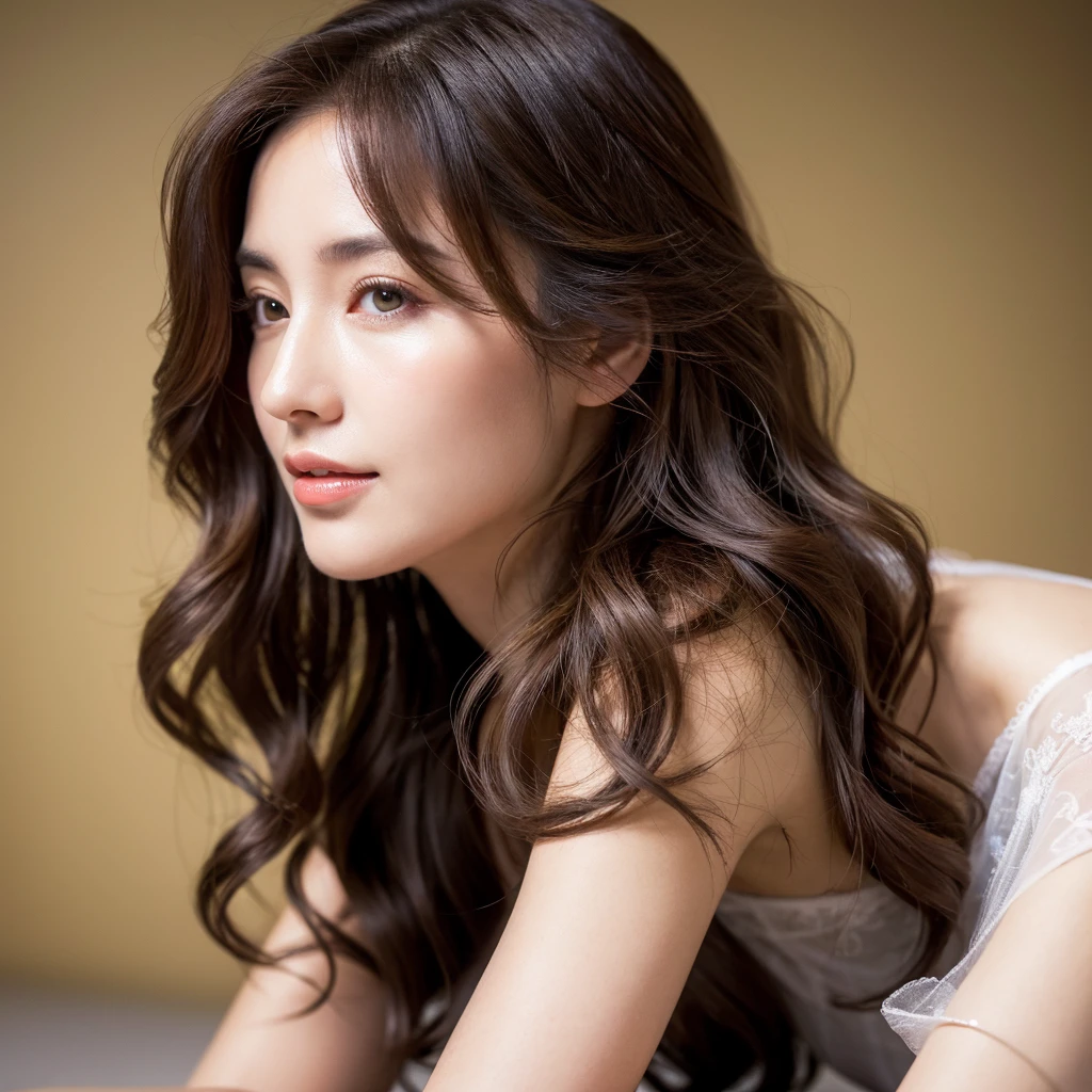 Beautiful mature woman with beautiful wavy long hair, Beauty, Ultra-high resolution,(Realistic:1.4), ((Highest quality)), ((masterpiece)), (be familiar with),