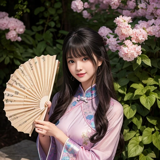 best quality, Delicate face,beautiful visual work, lifelike, eternity, black hair, Long curly hair, blunt bangs, Smile, 在flower园里, flower, Detailed Background, Delicate face,pink blush,cold,((masterpiece))、(top quality)、8k、high detail、Super detailed,21 years old female,Wearing Chinese cheongsam、Seductive and whimsical style、masterpiece、born、Scenes resembling fairy tale illustrations、intricate details和複雜的設計、Beautifully、magic、capricious、 Beautifully、Dream aesthetics、「𝓡𝓸𝓶𝓪𝓷𝓽𝓲𝓬、ethereal、charming、fickle、magic」、realism、Visual effects、FXAA、SSAO、Shader、voiceless、ambient lighting、Tone mapping、High resolution、Ultra high quality、Million pixels、(8K resolution:1.10)、8k、8k以下、8K resolution、high detail、intricate details, (high quality:1.2、masterpiece:1.2、:1.21)、(21 years old female:1.21)、(興奮地Smile)、(Surrounded by the dreamy atmosphere、Model diagram,full-body shot,Normal 2 feet,Don't show your fingers,The fan is unfolded under the chin