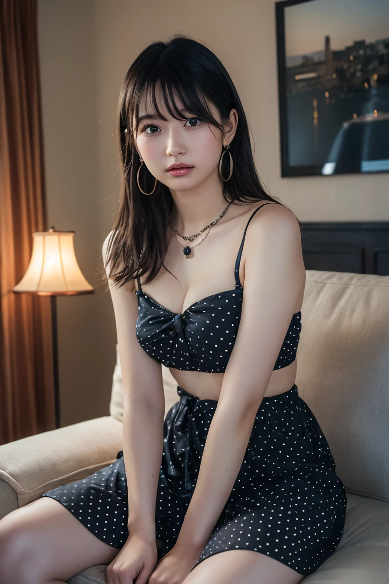 (Highest quality:1.4)，(masterpiece:1.4)，(Realistic:1.4)，(Realistic:1.2)，(超High resolution， RAW Photos:1.4)，(High resolution， Ultra-detailed:1.2)，(8k:1.2)，View your viewers，Cinematic photography，One girl，skeletally correct，Black-haired woman，Woman in her early 20s，(Small earrings，necklace，Polka dot tube top dress)，（Western-style building interior，Dimly lit room，The lamplight shines on my cheeks，Sit on the sofa）