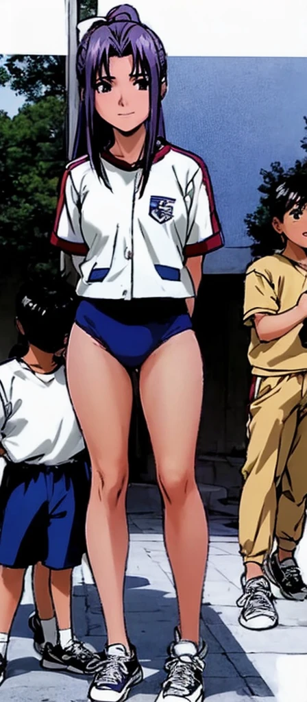 Momoko Koigakubo, a tall girl with beautiful legs, is standing with a smile on her face in a white gym uniform and light navy blue bloomers that look like panties.。Momoko Koigakubo is holding a young boy wearing a tracksuit。