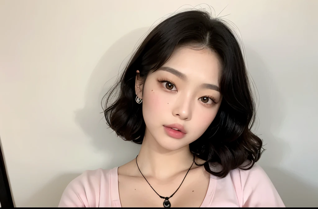 Kim Jennie with black hair, with curls, Brown eyes, beautiful eyes, he, pretty lips, pink lips, heart and cupid shaped lips, nice skin, pale white skin, with moles and freckles all over his face, soft pink blush on cheeks, douyin makeup, popular korean makeup, with a necklace, while wearing a white shirt, with summer shorts, thin abdomen, (big breasts, deep neckline), VHS style photo, photo vintage, autophoto, looking to the camera