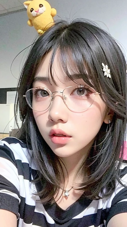There is a girl who is taking a selfie with her phone., roseanne park by blackpink, jossi de blackpink, jennie pink black, White hairstyle with hime cut., with long white hair, lalisa manobal, Lalisa Manoban of Blackpink, your hair is white, The Hime Cut, with long white hair, with long blonde hair, shikami