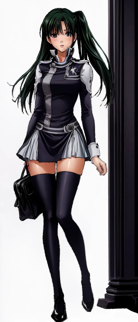 Beautiful-legged Lenalee is standing in the library in a miniskirt uniform.。