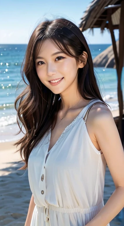 A woman looking at the camera with a natural smile。With a relaxed look、Long black hair。 Shooting at the beach with waves lapping in the background Shot from a low angle、The beach is the background。Natural light。