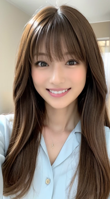 ((Selfie 1.6))((Smile))、front、Close-up face、Straight hair、｟Looking into the camera｠Brown Hair、With bangs、Highest quality, Masseter region, Ultra-High resolution, (Realistic:1.4), RAW Photos, High resolution, High resolution, masterpiece、30-year-old woman、In the apartment