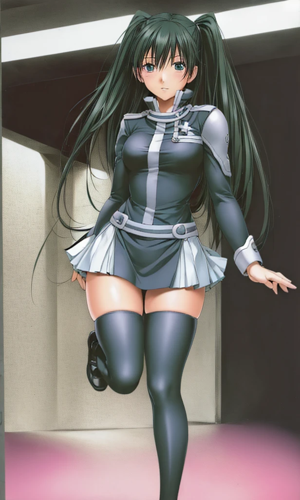 Beautiful-legged twin-tailed Lenalee is standing in the library wearing a miniskirt uniform and black knee-high socks.。