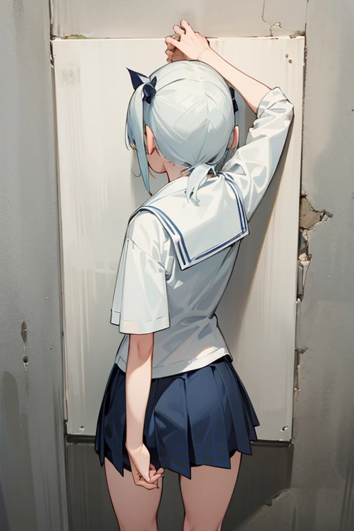 (From the back)、schoolgirl、No underwear、The lower half of the body is embedded in the wall。