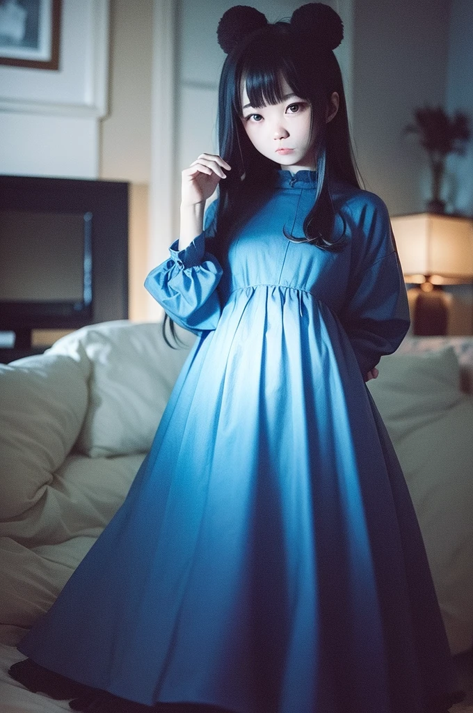 ((deep in the night、mid night、early dawn、In a dream、Images in a dream))、((big room、Room Flower Garden、Stuffed bear in the middle、TV On、TV only、blue lights))、((Nostalgic but unsettling photos、Images in a dream、image、horor、Pretty dark image、Grainy photo、Film Touch、color photograph))、,Wide Shot, ultra wide-angle,