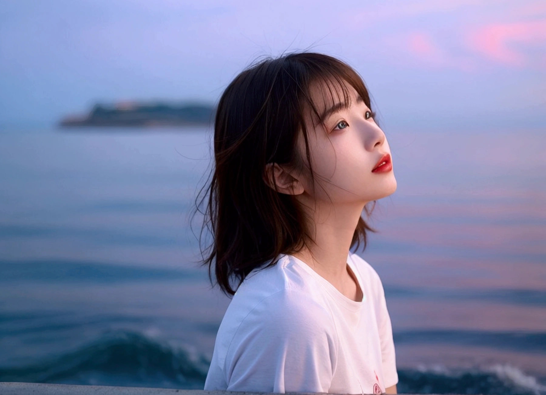 Profile looking at the sea、Expressionless、Sea side、((vague))(Off-beach、)(Very delicate and beautiful)、((please sit down))((The background feels dark))、Very delicate and beautiful)、(Blonde)(Pull angle)(T-Shirts)、Dynamic Angle、Portrait)、(Smooth Hair)、(Big eyes)Beautiful expression、White skin、Depth of written boundary、Glowing Lips、sad、(Sad)Sunset background、