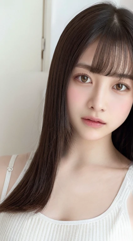 ((Highest quality、8k、masterpiece:1.3))、detailed 女性:1.3、Medium Hair、Small camisole、Clothes that accentuate the bust、Open-chested clothing、Exposing clothing、Light clothing、超detailed、detailed、eyelid、Summer vacation、Cafe