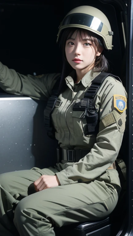 Female special forces soldier Alice wearing M-51 military uniform，Wearing a helmet，Sitting in the cab of Luther&#39;s jeep。Hands on the steering wheel，Her belt magazine pouch is full，The Chinese armband and eagle armband on her arm seem to tell of her perseverance and courage.。
