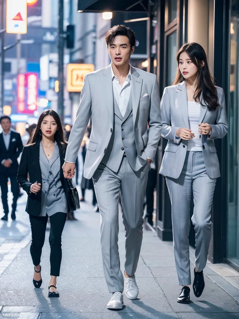 (Full body:1.3)、((top-quality、​masterpiece、photographrealistic:1.4、in 8K))、Cool Japan Man１a person、25 years old、Well-formed face、Eyes and faces with detailed、Beautiful lighting、(Wear a suit:1.3)、(Man walking in city street)、Textured skin、Super Detail、high detailing、High quality、hight resolution、（looking at the viewers）、Detailed mouth、tall、