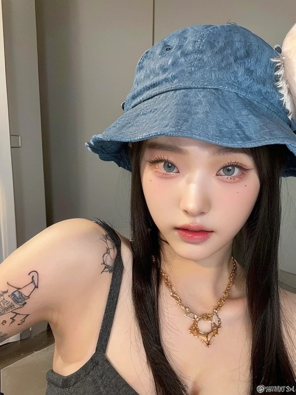 Arafed woman with a tattoo on her arm and a hat on her head and deep blue eyes., wearing a choker and a cute hat, ulzzang, dilraba dilmurat, 🤤 girl portrait, wearing a cute hat, with hat, Taiwanese girl with tattoos, Clear, high-quality lips, e-chica, e - girl, korean girl, top-hat, jisoo from blackpink, popular south korean makeup, quality detailed ,(beautiful makeup :1.2), wide hips, Big, Big ass, (best quality, 8k, masterpiece: 1.3), clear focus: 1.2, Perfect body beauty: 1.4, strong abs, Very detailed face and skin texture. , detailed eyes, double eyelids, (long hair), Having very marked curves, with greater volume in ((hips and breasts)), which makes the waist look much smaller ((wasp waist)).(masterpiece, top quality, Best Quality, official art, depth of field, Beauty: 1.2), pinnacle rendering, Realistic representation, (1 girl), extreme detail, showy, supreme detail, official art, 8k unified wallpaper