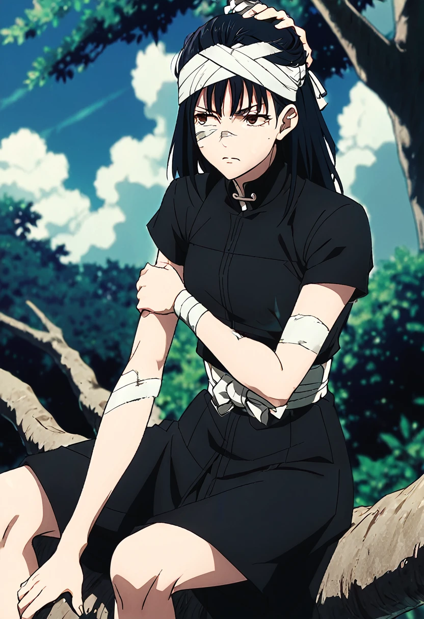 Girl with long black hair in a braid, gold eyes, dressed in the black jujutsu uniform, with a bandage on his head, neck and left arm, sitting on a tree branch looking seriously at the sky, anime capture