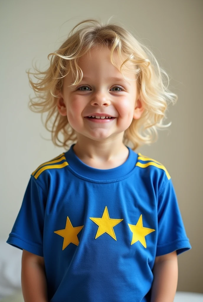 blonde child with the Cruzeiro Esporte Clube Adidas shirt with loose stars on the chest in a drawing format


