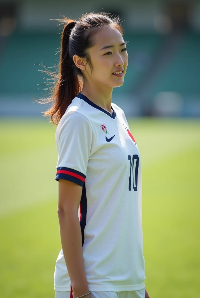 A beautiful and clear-skinned woman、ponytail、bright、Dress neat and clean、front、Big Breasts、Short sleeve knit、Sweating while playing soccer、Japan national team uniform