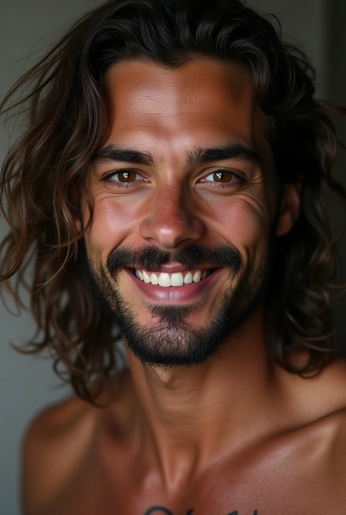 naughty man, Youngh, medium long hair, eyes browns, stark, Grinning, offwhite, sem beard

