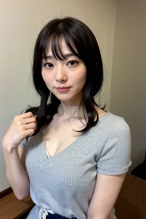 Suzuki-sensei is a 35-year-old woman, so she looks older than her.