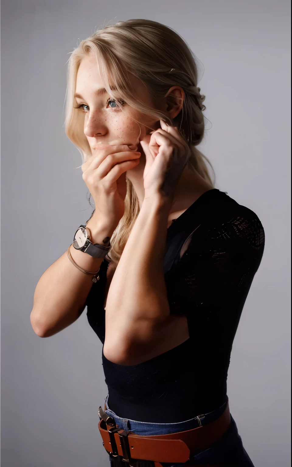 Face of a woman, americana, age 25, pale skin and freckles, grey-eyed, delicate nose, soft and delicate lips, Long Wavy Gray Blonde Hair, Sweet smile, cabelo solto e cheio