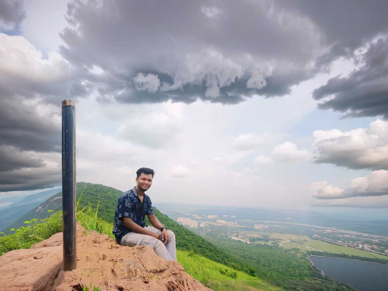 Expand with same background