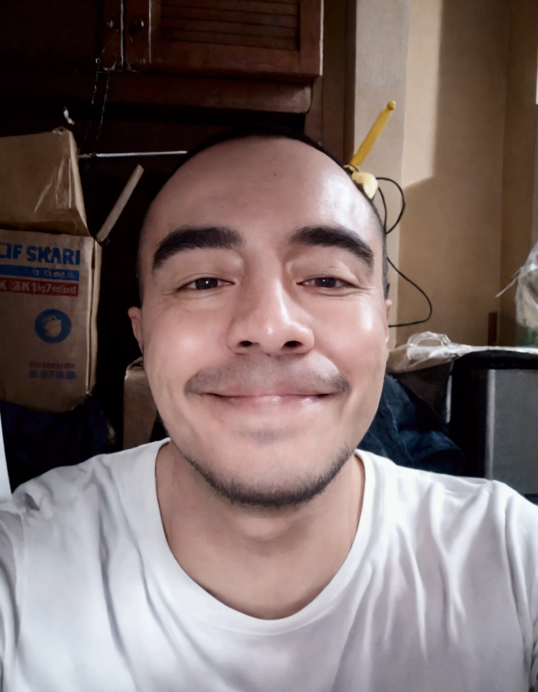 there is a man that is smiling for the camera, 2 , 2 8 years old photograph, with accurate face, 2 9 years old, without bstache, 4 0 years old man, selfie photo, clean shaven face, 3 2 years old, 2 3 years old, with ace picture, 38