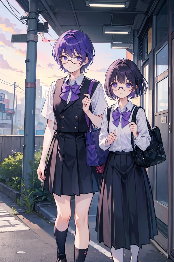 Going home in the evening、With short violet hair、I'm wearing glasses.、Wearing a black school uniform、carrying a school bag、Male middle school student、boy