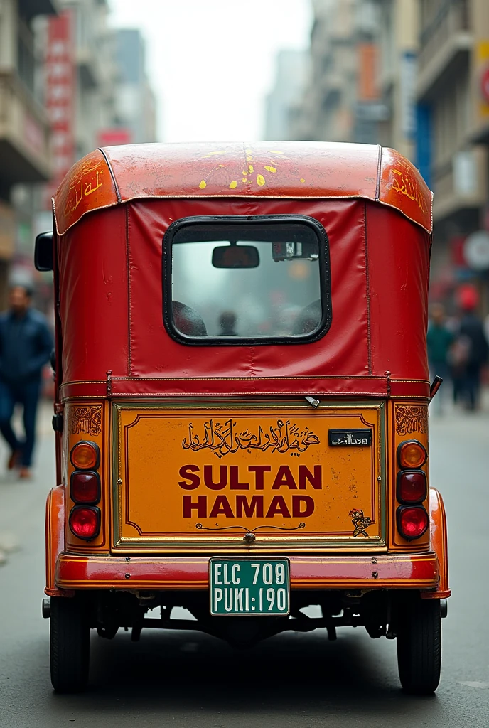 pakistani tuk tuk auto writen “SULTAN HAMAD”
in back write in pashto“دہ می دہ مور دعا دہ
“او دہ شیراز وینا