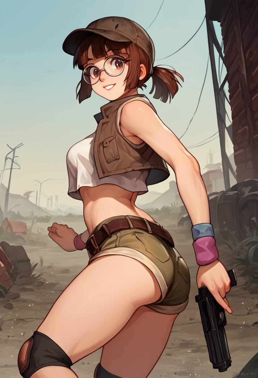 score_9, score_8_up, score_7_up, source_anime, fiogermi,1girl,fio germi, brown hair, glasses, medium hair, ponytail, brown eyes, crop top, hat, jacket, knee pads, shorts, sleeveless, navel, belt, outdoors, wasteland, gun, weapon, holding gun, smile,ass,looking at viewer, cowboy shot,dynamic pose, dutch angle, solo,behind view reloj metálico dorado o rosa 