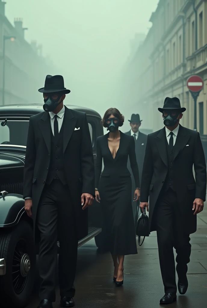 Thick Fogに包まれた1930sのロンドンにて、Men and women dressed for a ball get out of a black car.、They are both wearing gas masks for poison gas.、Thick Fog、1930s、